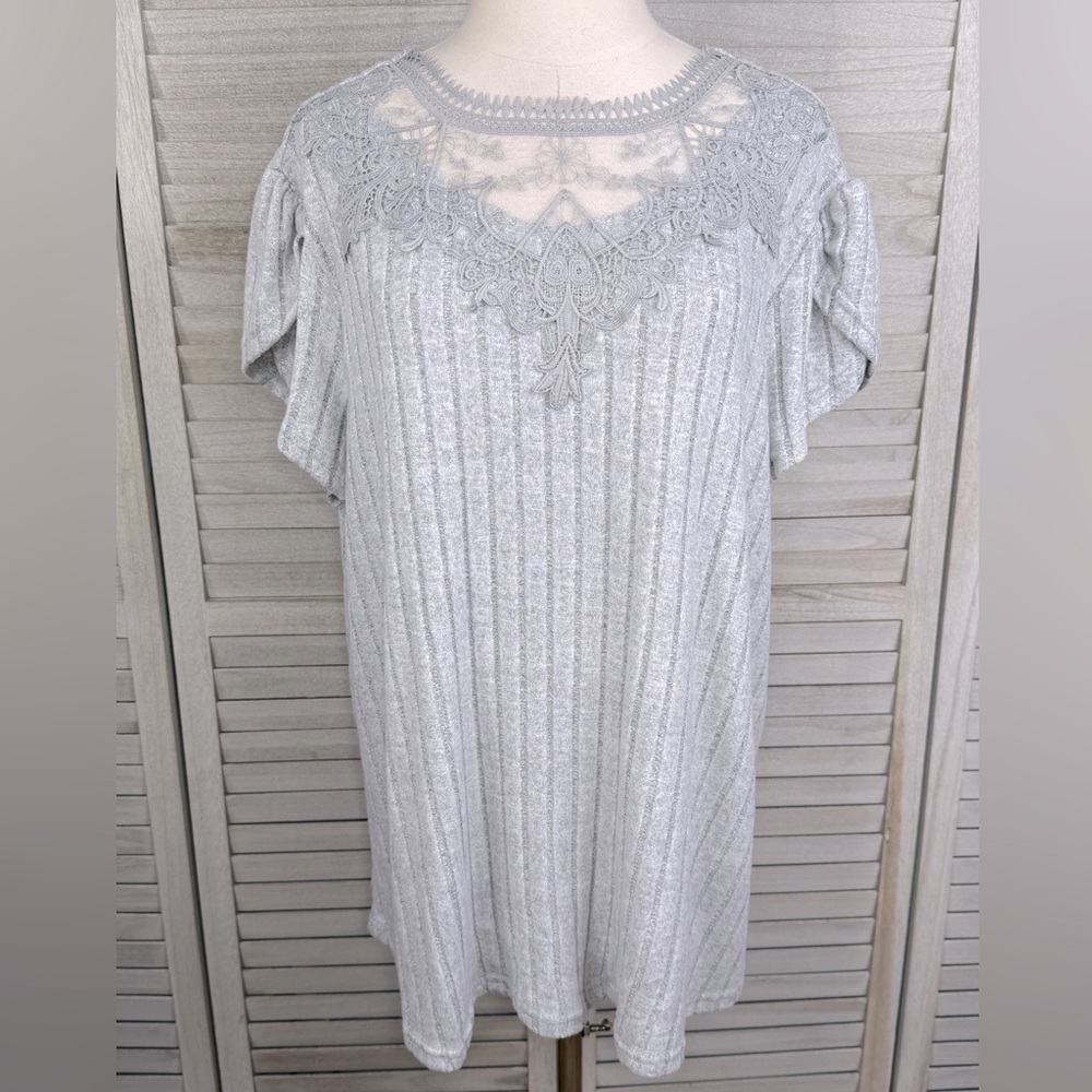 SHEIN (Curve) Tulip Puff Sleeve T-Shirt with Lace Neckline Light Gray-2XL